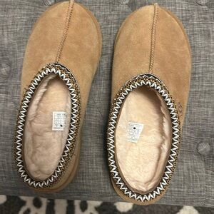 Like new Tasman slippers. Worn a couple times but were too small.